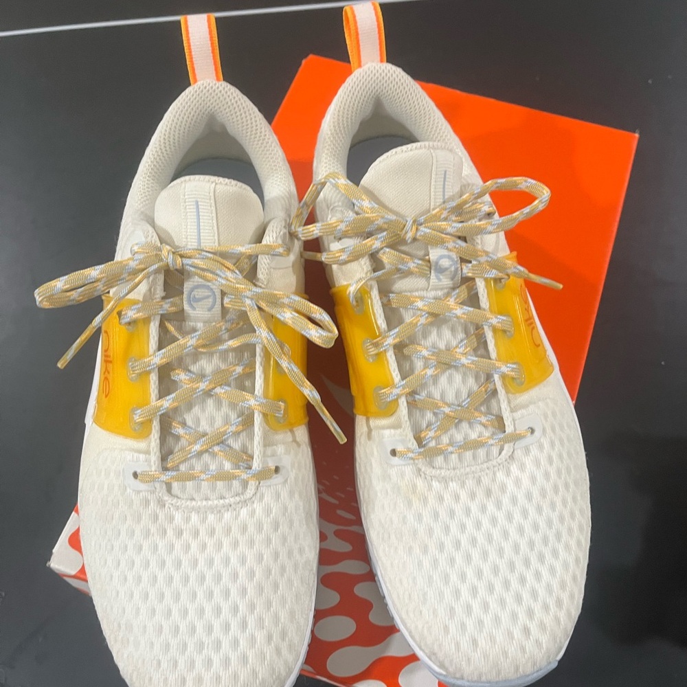 Nike White and Yellow Athletic Shoes - Picture 2 of 6